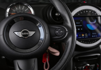 Подержанный автомобиль MINI Countryman 2015 года (10 фото)