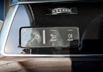 Подержанный автомобиль Audi Q7 2021 года (28 фото)