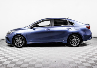 Подержанный автомобиль Kia Cerato Sedan 2022 года (8 фото)