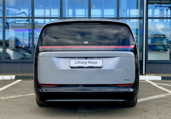 Подержанный автомобиль LiXiang Mega 2024 года (6 фото)