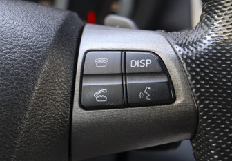 Подержанный автомобиль Toyota RAV4 2010 года (18 фото)