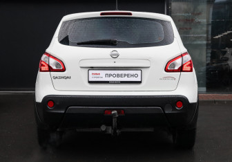 Подержанный автомобиль Nissan Qashqai 2010 года (5 фото)