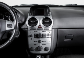Подержанный автомобиль Opel Corsa 2013 года (13 фото)