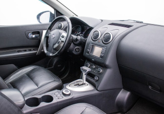 Подержанный автомобиль Nissan Qashqai+2 2012 года (10 фото)