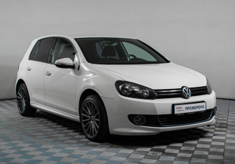 Подержанный автомобиль Volkswagen Golf Hatchback 2012 года (3 фото)