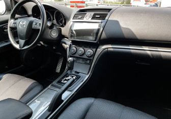 Подержанный автомобиль Mazda 6 Sedan 2010 года (9 фото)