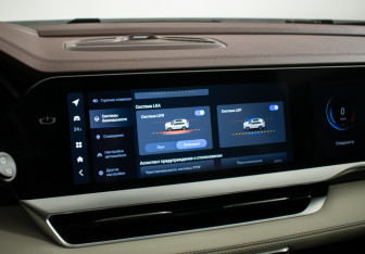 Подержанный автомобиль Geely Monjaro 2023 года (24 фото)