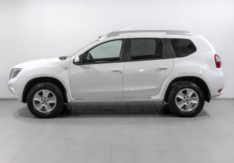 Подержанный автомобиль Nissan Terrano 2020 года (8 фото)