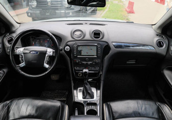 Подержанный автомобиль Ford Mondeo Sedan 2012 года (9 фото)