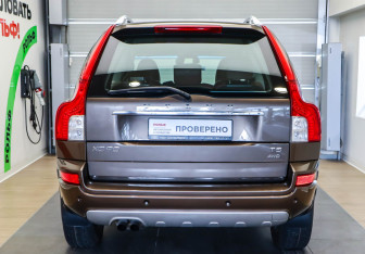 Подержанный автомобиль Volvo XC90 2014 года (5 фото)