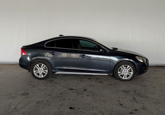 Подержанный автомобиль Volvo S60 2010 года (8 фото)