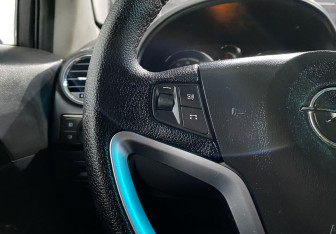 Подержанный автомобиль Opel Antara 2008 года (14 фото)