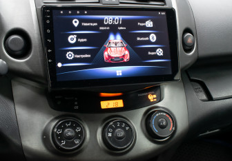 Подержанный автомобиль Toyota RAV4 2011 года (18 фото)