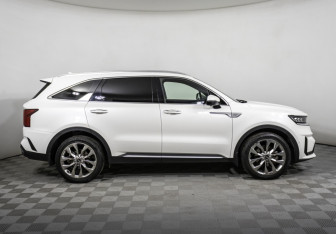 Подержанный автомобиль Kia Sorento 2021 года (4 фото)
