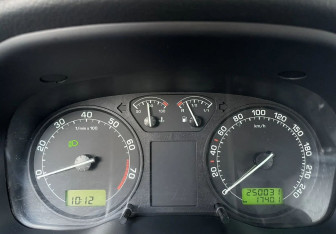 Подержанный автомобиль Skoda Octavia Liftback 2006 года (14 фото)