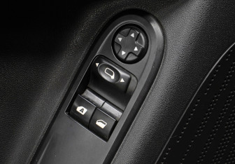 Подержанный автомобиль Citroen C3 Hatchback 2010 года (19 фото)