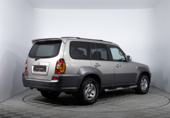 Подержанный автомобиль Hyundai Terracan 2004 года (5 фото)