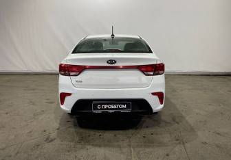 Подержанный автомобиль Kia Rio Sedan 2017 года (5 фото)