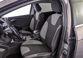 Подержанный автомобиль Ford Focus Wagon 2013 года (20 фото)