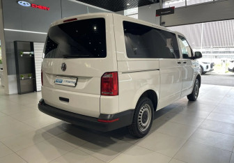Подержанный автомобиль Volkswagen Caravelle 2019 года (4 фото)