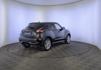 Подержанный автомобиль Nissan Juke 2018 года (5 фото)