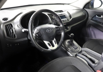Подержанный автомобиль Kia Sportage 2012 года (7 фото)