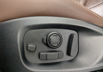 Подержанный автомобиль Jaguar F-Pace 2017 года (25 фото)