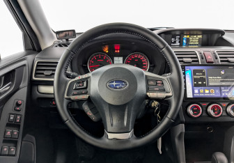 Подержанный автомобиль Subaru Forester Suv 2015 года (22 фото)