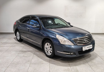 Подержанный автомобиль Nissan Teana 2012 года (3 фото)