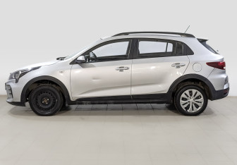 Подержанный автомобиль Kia Rio Hatchback 2021 года (8 фото)