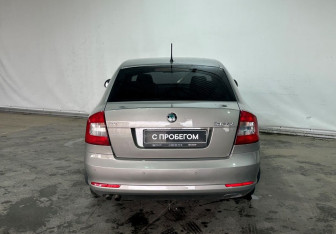 Подержанный автомобиль Skoda Octavia Liftback 2013 года (6 фото)