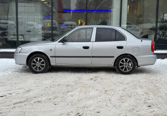 Подержанный автомобиль Hyundai Accent Sedan 2005 года (5 фото)