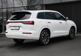 Подержанный автомобиль AITO M7 2023 года (4 фото)