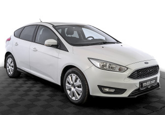 Подержанный автомобиль Ford Focus Hatchback 2018 года (3 фото)