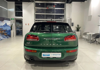 Подержанный автомобиль MINI Clubman Wagon 2021 года (5 фото)