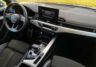 Подержанный автомобиль Audi A4 Sedan 2020 года (9 фото)