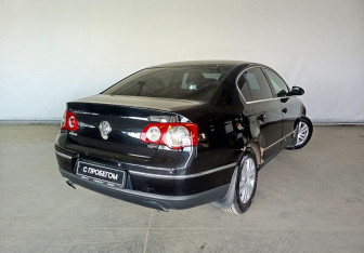Подержанный автомобиль Volkswagen Passat Sedan 2008 года (6 фото)