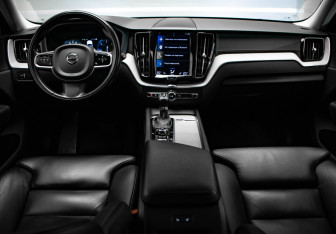 Подержанный автомобиль Volvo XC60 2021 года (8 фото)
