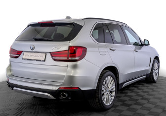 Подержанный автомобиль BMW X5 2015 года (5 фото)