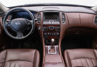 Подержанный автомобиль Infiniti EX 2011 года (13 фото)
