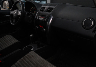 Подержанный автомобиль Suzuki SX4 Hatchback 2010 года (9 фото)