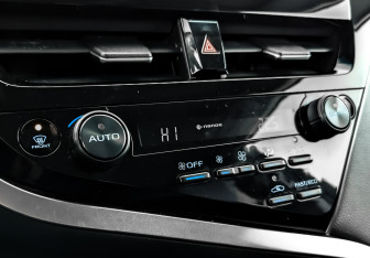 Подержанный автомобиль Toyota Camry Sedan 2021 года (21 фото)