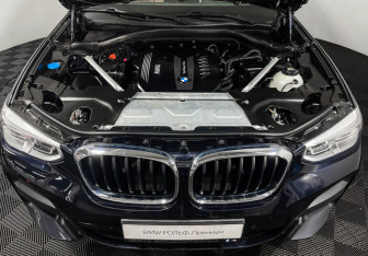 Подержанный автомобиль BMW X3 2021 года (10 фото)
