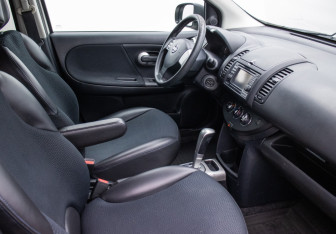 Подержанный автомобиль Nissan Note 2013 года (9 фото)