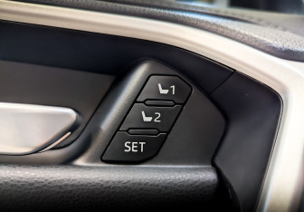 Подержанный автомобиль Toyota RAV4 2021 года (21 фото)