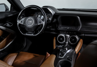 Подержанный автомобиль Chevrolet Camaro Convertible 2019 года (12 фото)