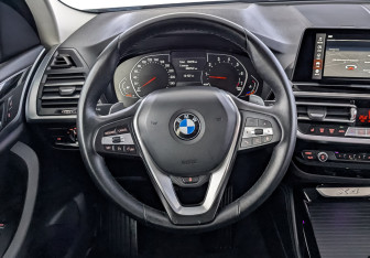 Подержанный автомобиль BMW X4 2021 года (22 фото)