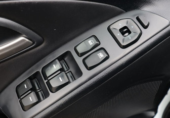 Подержанный автомобиль Hyundai ix35 2010 года (11 фото)