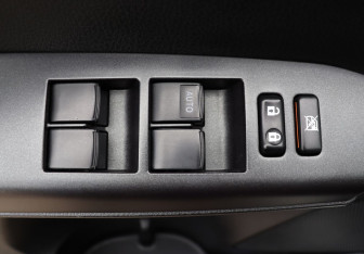 Подержанный автомобиль Toyota RAV4 2016 года (11 фото)