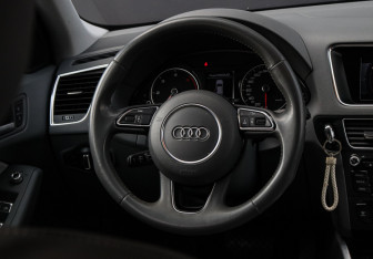 Подержанный автомобиль Audi Q5 2014 года (13 фото)